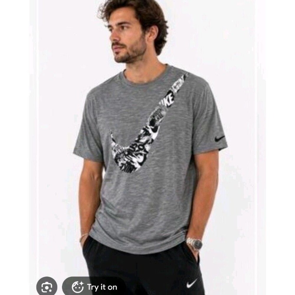 Nike Sun Club Men's Grey and Black Big Nike Swoosh T-shirt Medium M